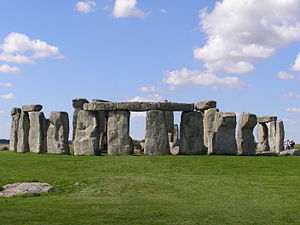 http://upload.wikimedia.org/wikipedia/commons/thumb/3/3c/stonehenge2007_07_30.jpg/300px-stonehenge2007_07_30.jpg